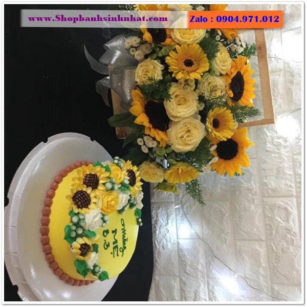 combo bánh kem và hoa tươi ở bắc kan